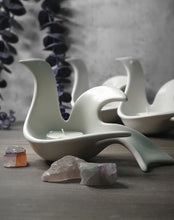 Load image into Gallery viewer, Robyn Candle Holder
