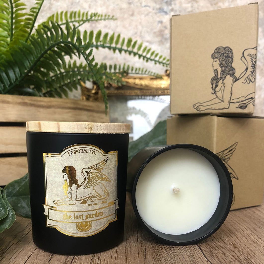 Signature Candle ( Comes with a box, perfect for gifting ! )